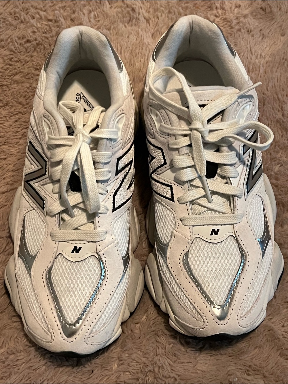 New Balance Women's White and Black Mesh Running Sneakers
